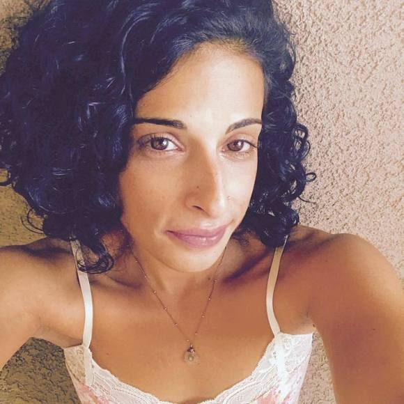 Meet your Posher, Farzana - Picture 1 of 1